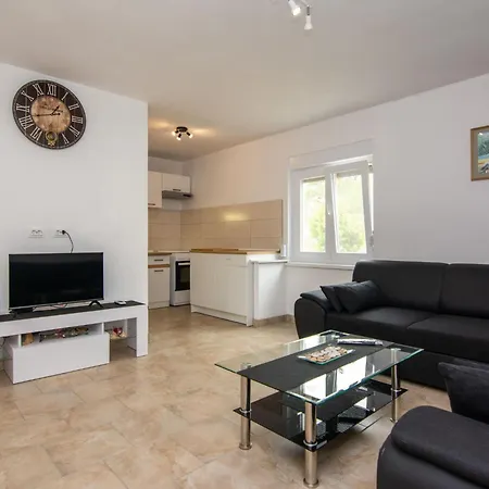 Apartament Cupic 1 By Interhome